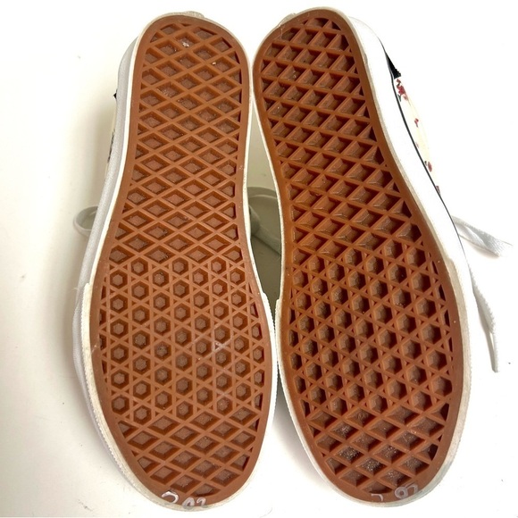 VANS Women's Old Skool Ditsy Floral True White Canvas Suede shoes Size 5.5M - Picture 8 of 9